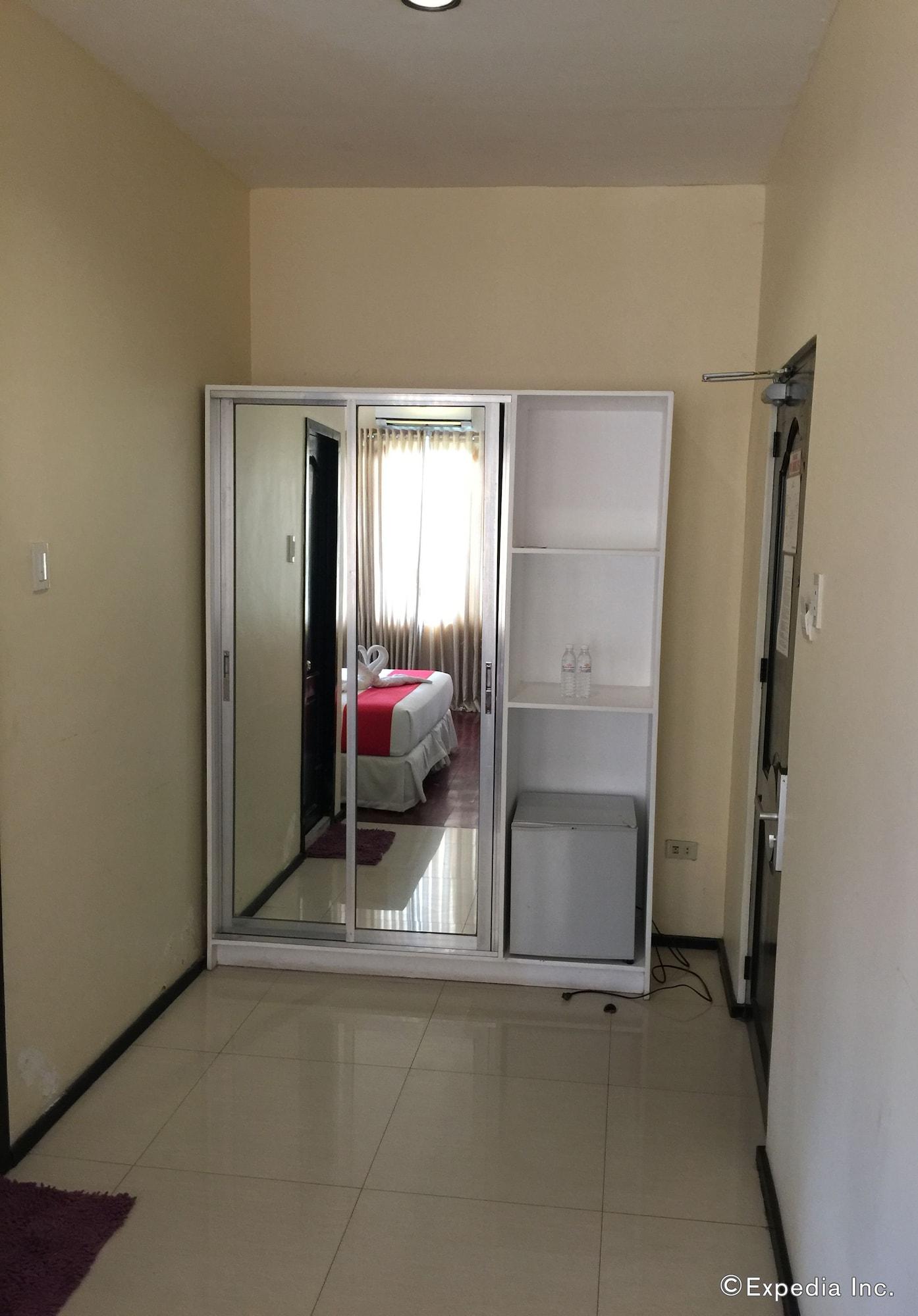 Arabelle Suites Тагбиларан Сити Екстериор снимка