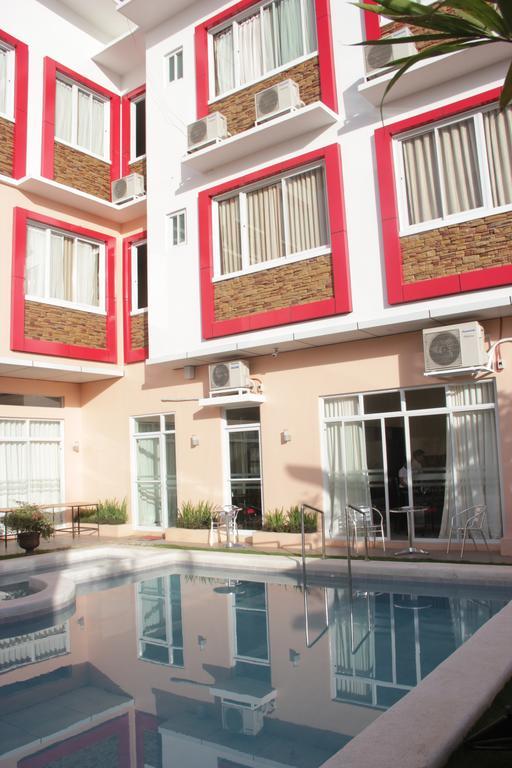 Arabelle Suites Тагбиларан Сити Екстериор снимка
